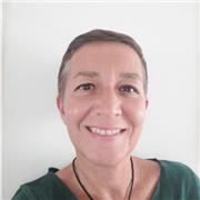 Insegnante con esperienza decennale di Italiano L2 per stranieri (livelli A1-A3 e B1- B2) e materie umanistiche al Liceo (italiano, filosofia e storia) offre lezioni